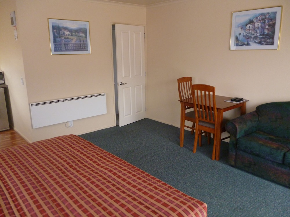 Standard Studio, Non Smoking, Kitchenette (Super King - Unit 1) photo 3