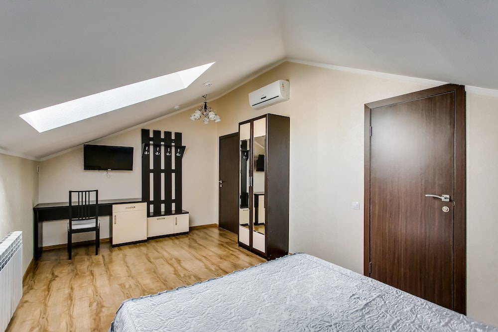 Economy Double Room photo 3