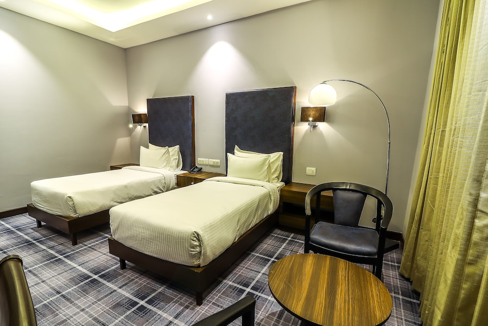 Deluxe Twin Room - Photo 2
