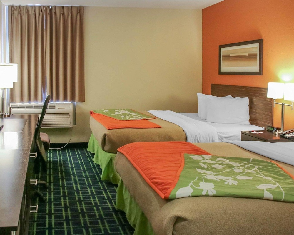 Standard Room, 2 Queen Beds, Non Smoking