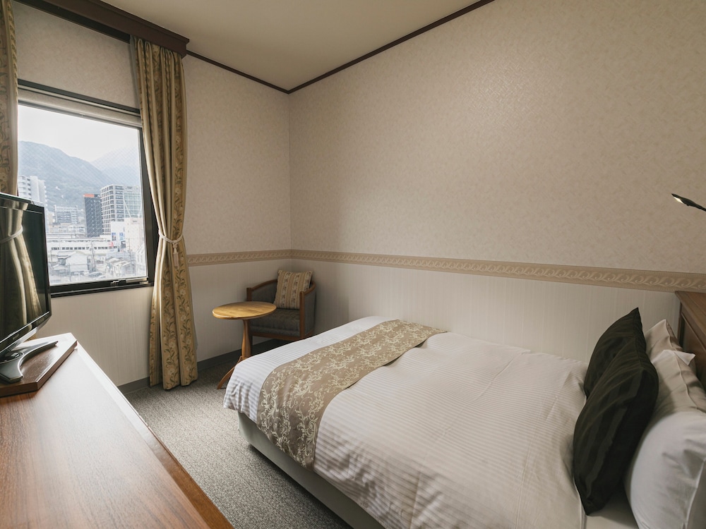 Basic Room, 1 Double Bed, Non Smoking - Photo 2