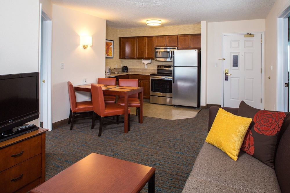 Suite, 1 Bedroom - Photo 5