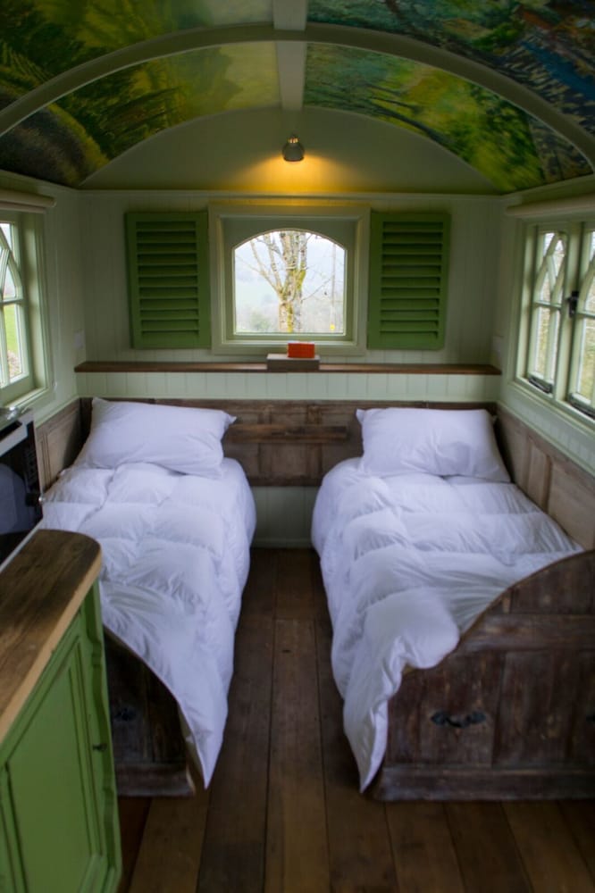 Nadine Hut photo 2