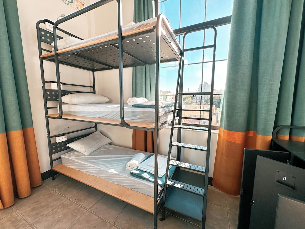 Bed in 9 Bed Female Dorm