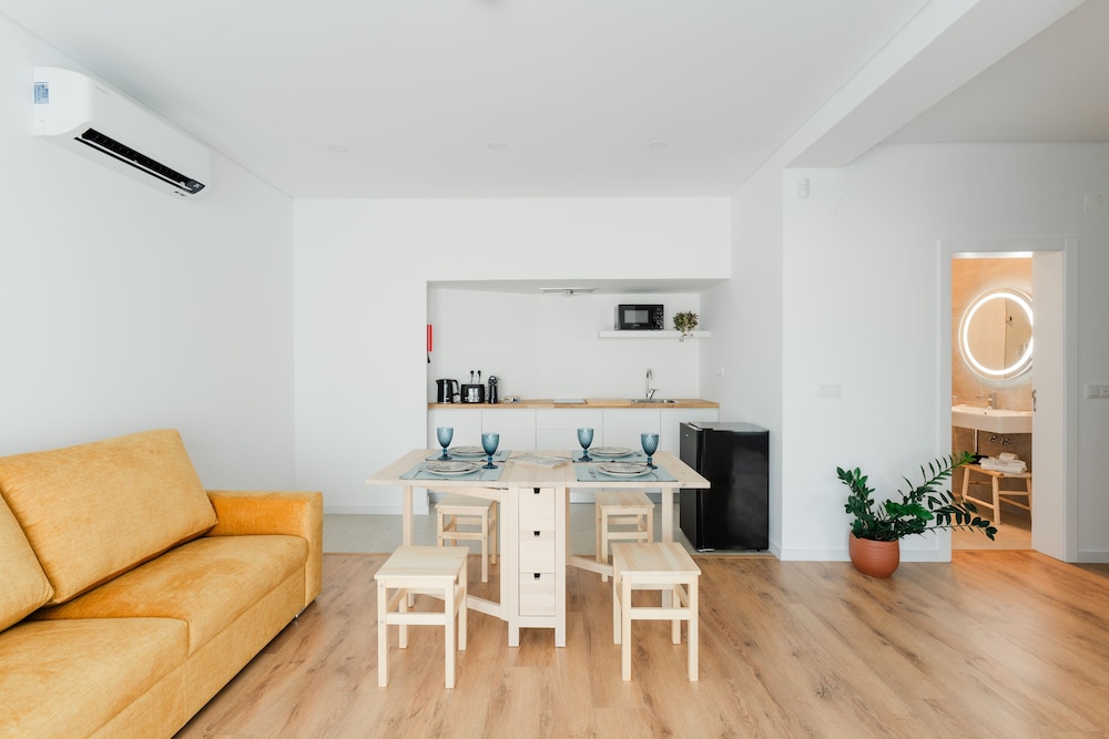 Deluxe Apartment photo 2