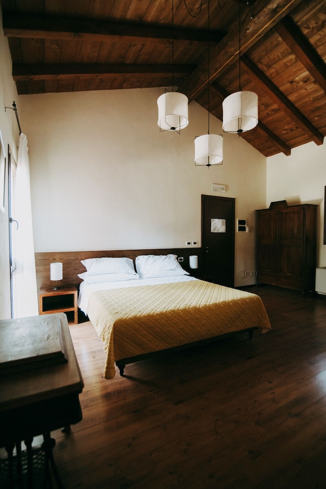 Standard Quadruple Room photo 2