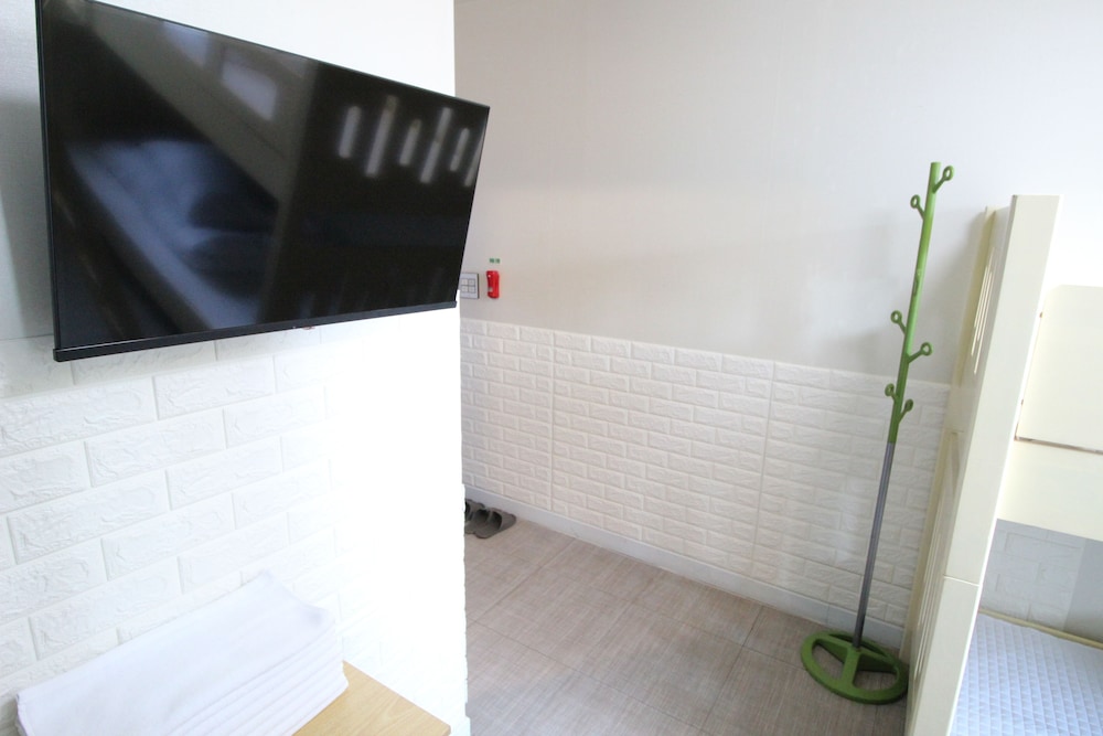 Quadruple Room - Photo 10