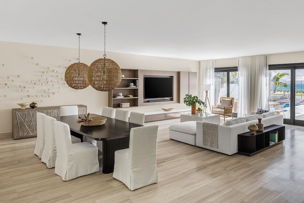 Three Bedroom Beachfront Villa At Rendezvous Beach