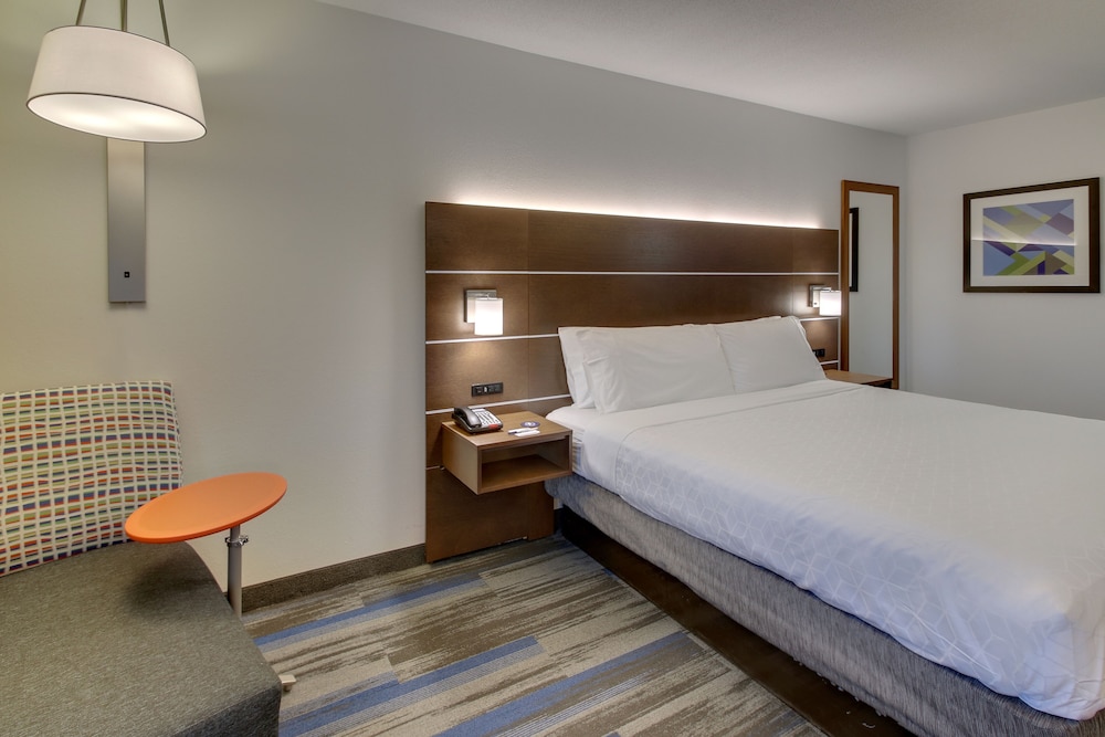 Standard Room, 1 King Bed (Top Floor) - Photo 5