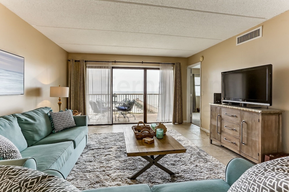 Condo, 2 Bedrooms