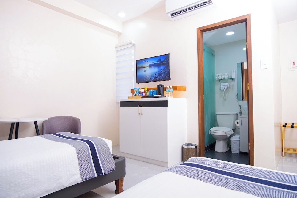 Deluxe Room - Photo 13