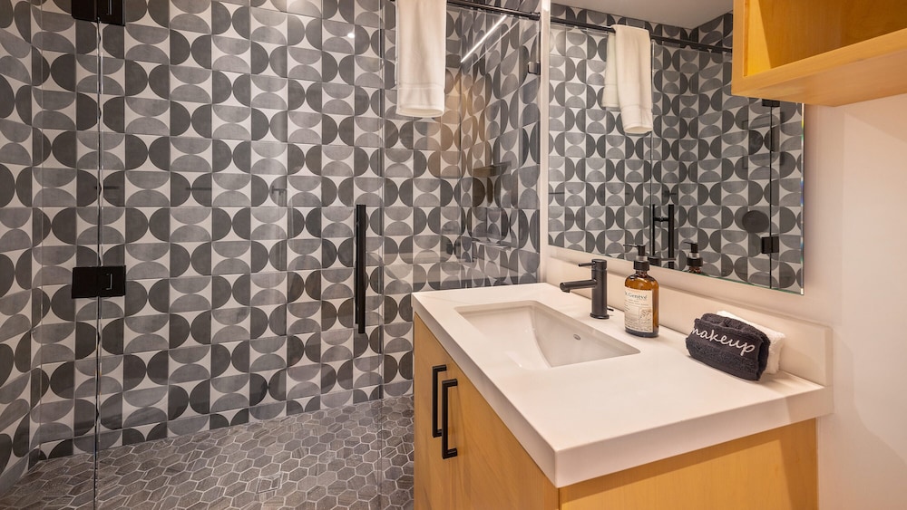 Premium Condo, 3 Bedrooms photo 3