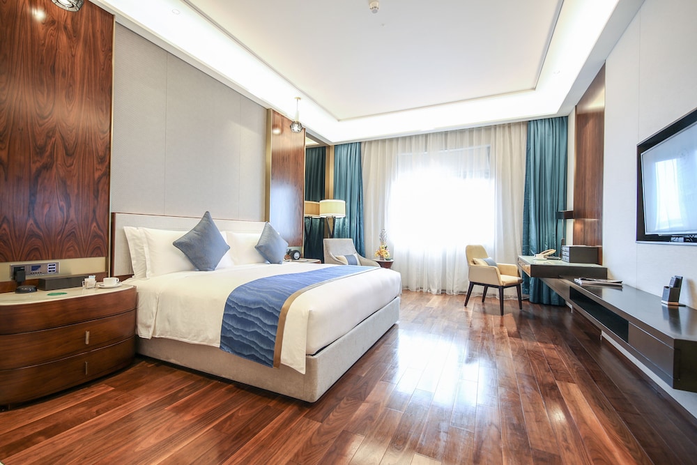 Deluxe Double Room, City View