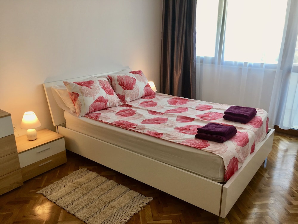 Classic Apartment, 2 Bedrooms, Balcony photo 1