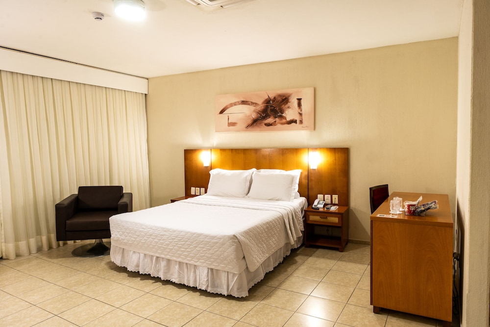 Deluxe Room - Photo 9