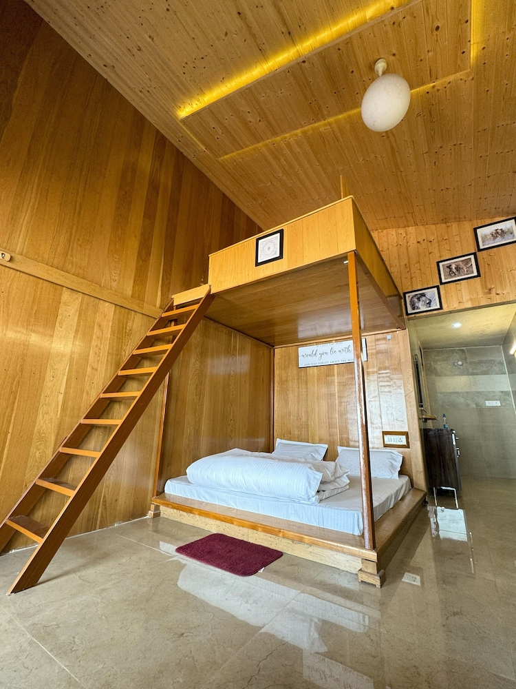 Deluxe Double or Twin Room, Mountain View photo 1