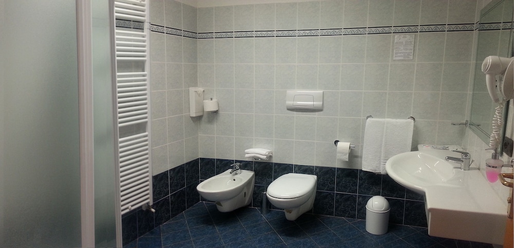Triple Room, Balcony, Lake View photo 2