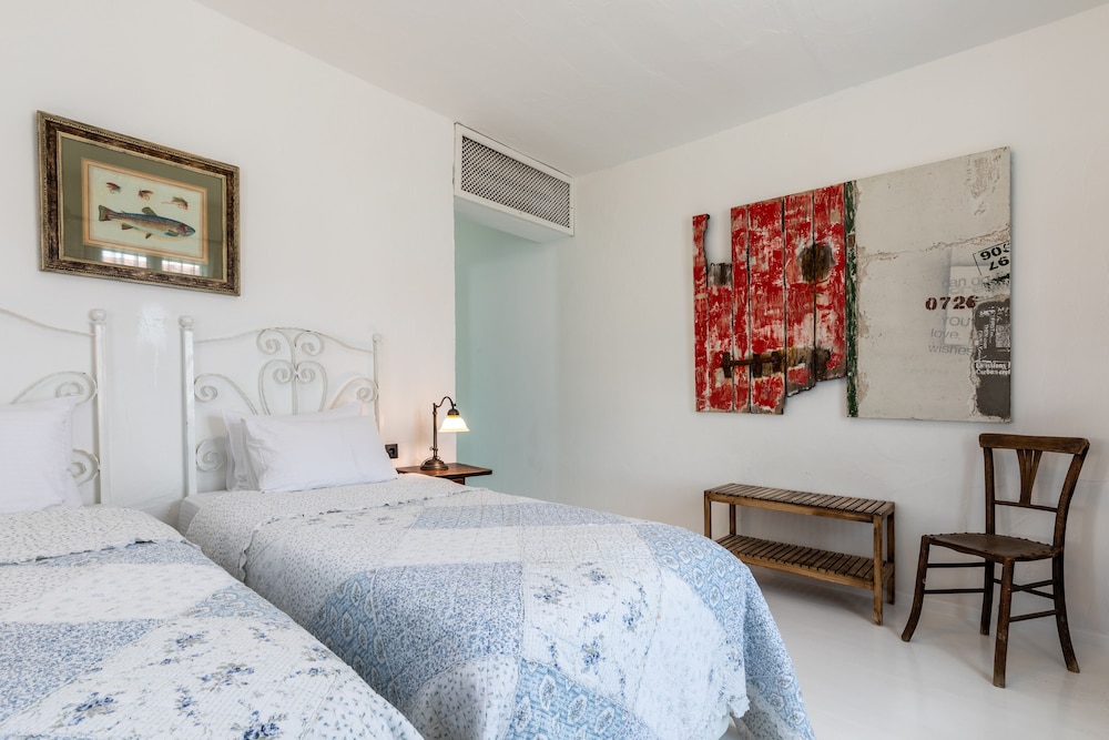 Standard Twin Room, 2 Twin Beds photo 3