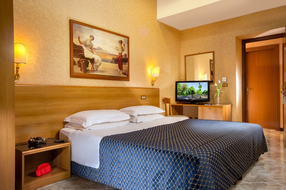 Double or Twin Room photo 2