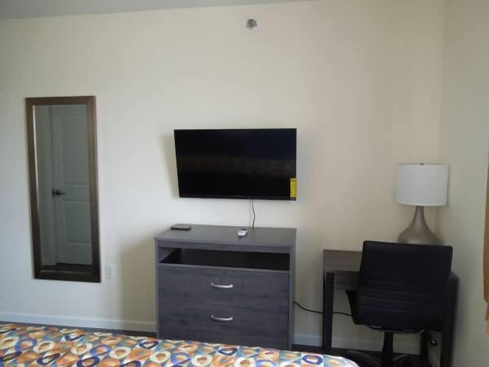 Room, 1 Queen Bed photo 2