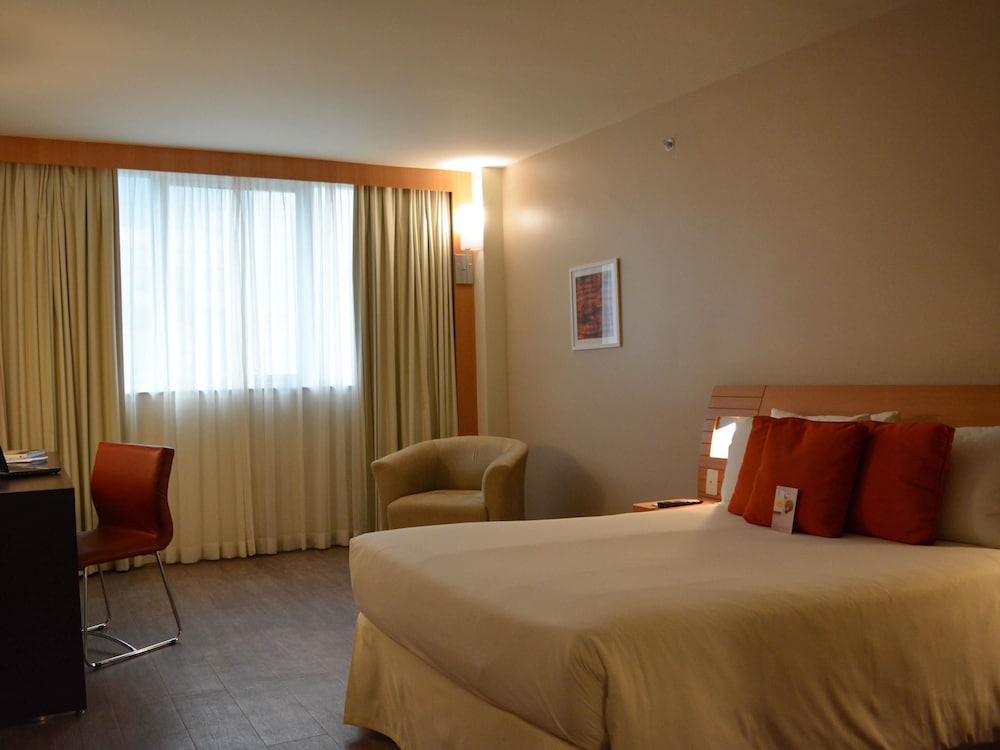 Superior Apartment, 1 Queen Bed, Partial Sea View