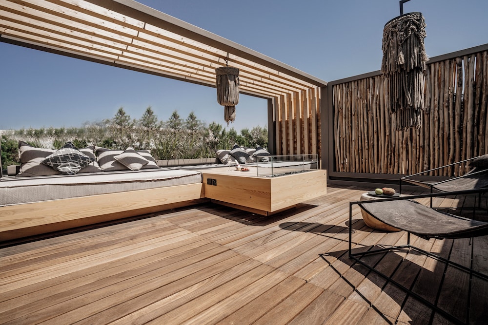 Essence Retreat thumbnail 5