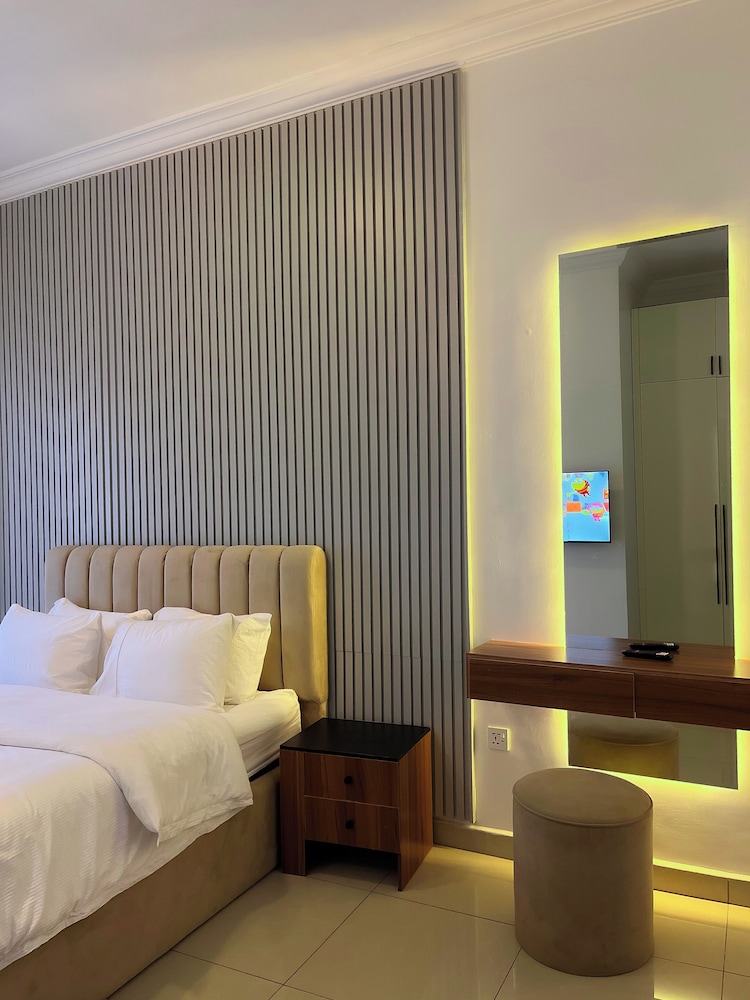 Deluxe Apartment, 3 Bedrooms, Private Bathroom