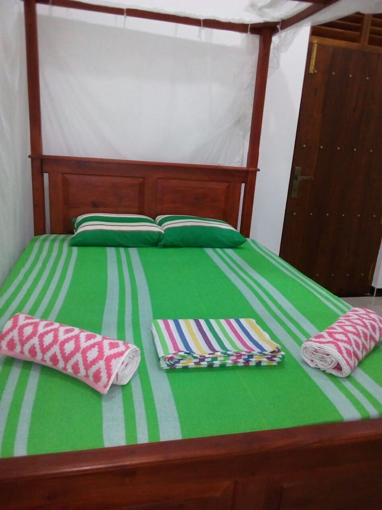 Classic Triple Room, 1 King Bed, Garden View photo 3