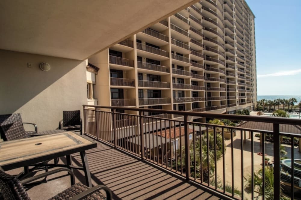 Hampton Oceanfront Two Bedroom Condo King - Photo 10