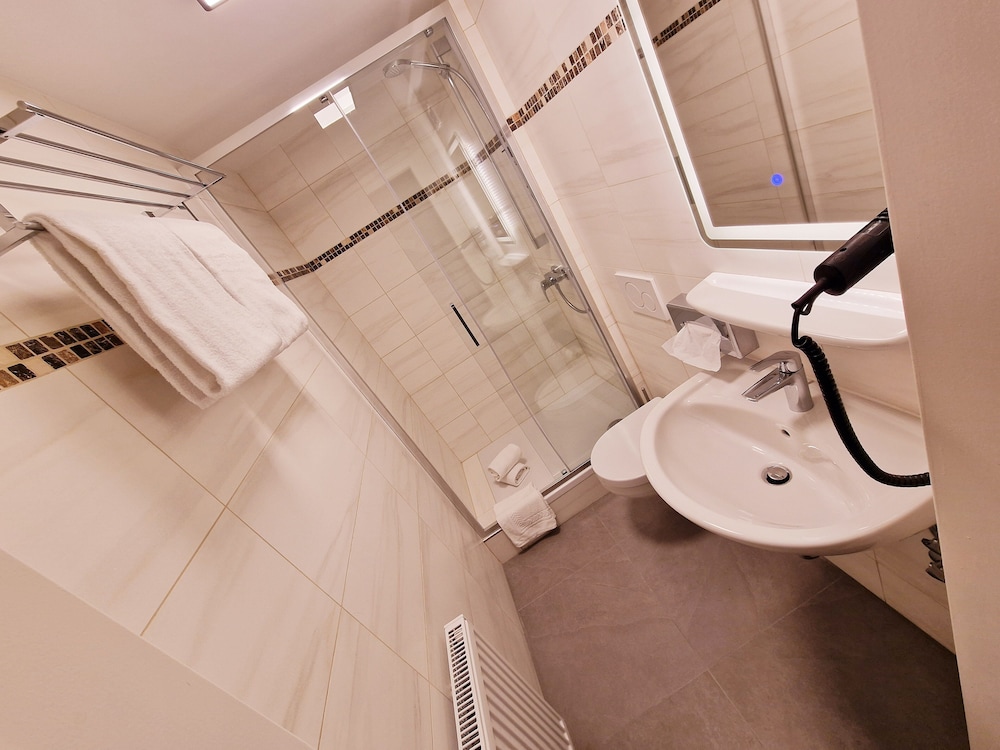 Design Double or Twin Room - Photo 3