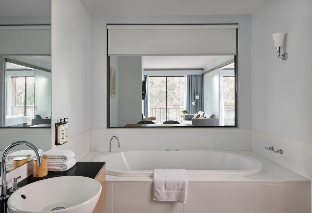 Deluxe Family Suite - Photo 2