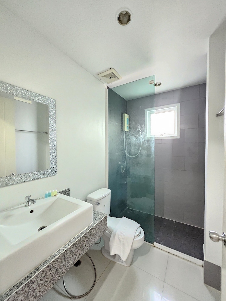 Standard Twin Room - Photo 2