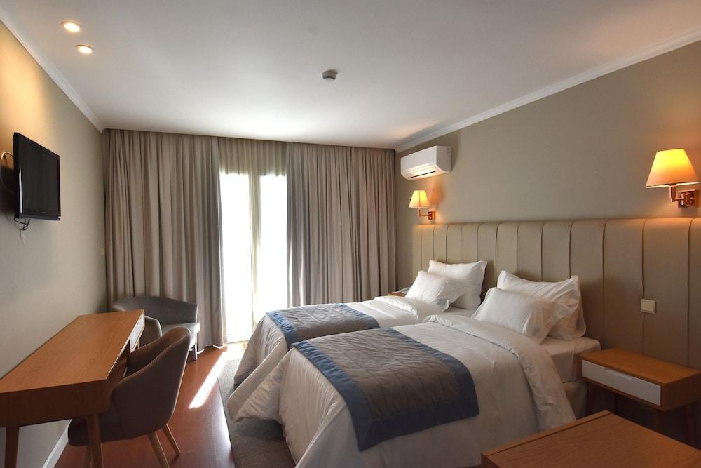 Double or Twin Room, Pool View - Photo 3