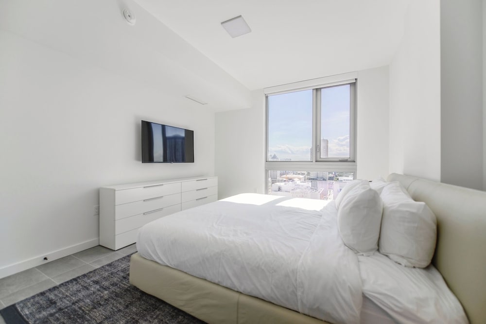 Deluxe Apartment, City View photo 3