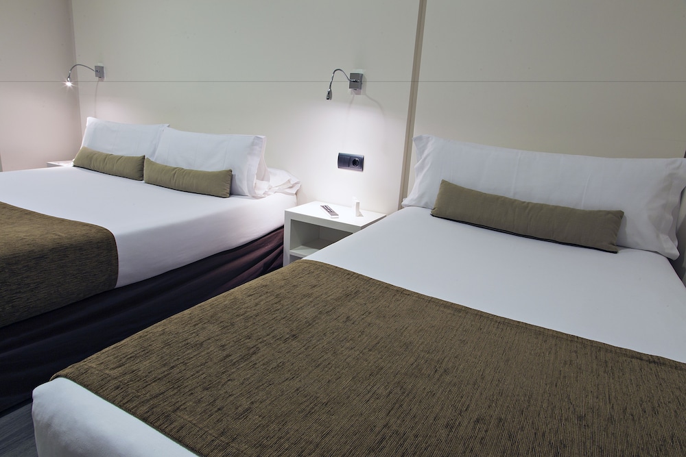 Basic Twin Room (Extra bed) photo 2