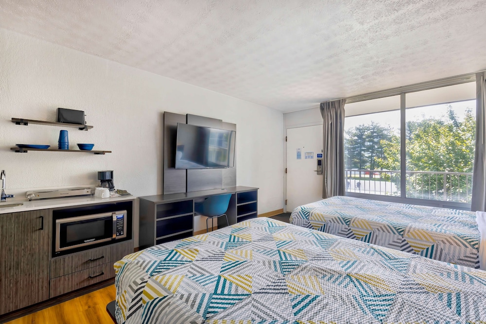Standard Suite, 2 Double Beds, Non Smoking, Kitchenette - Photo 2