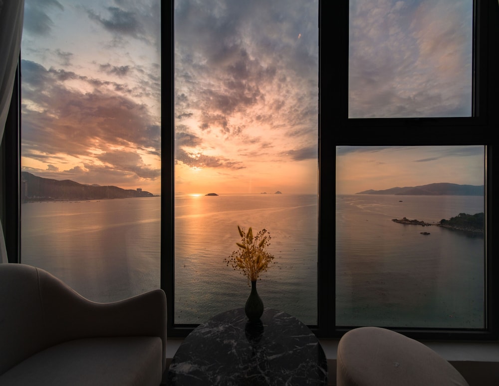 Deluxe Twin Room, Ocean View - Photo 11