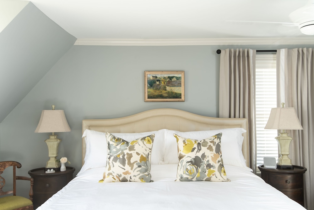 Premium Single Room, City View