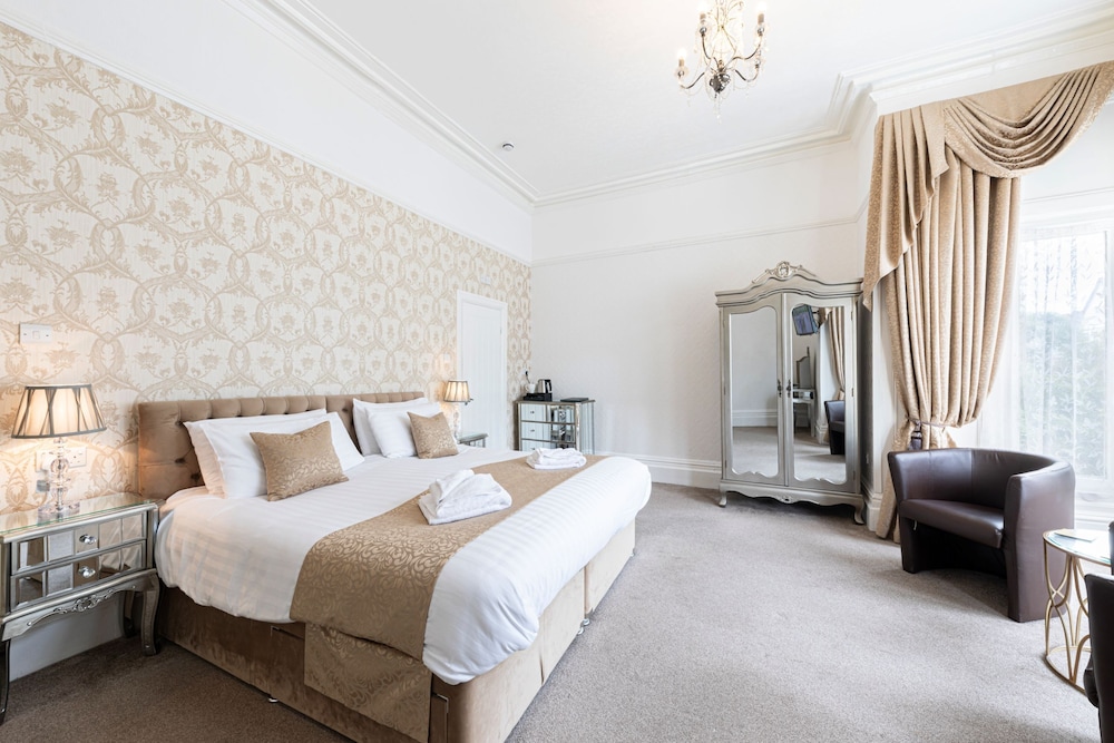 Luxury Double Room, 1 King Bed, Garden View
