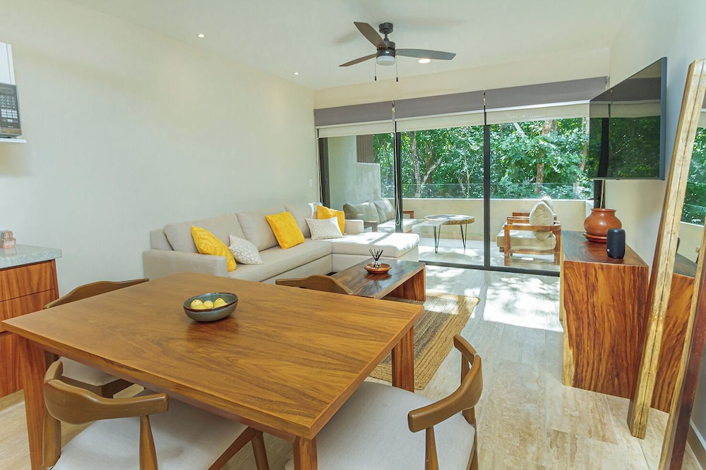 Honeymoon Apartment
