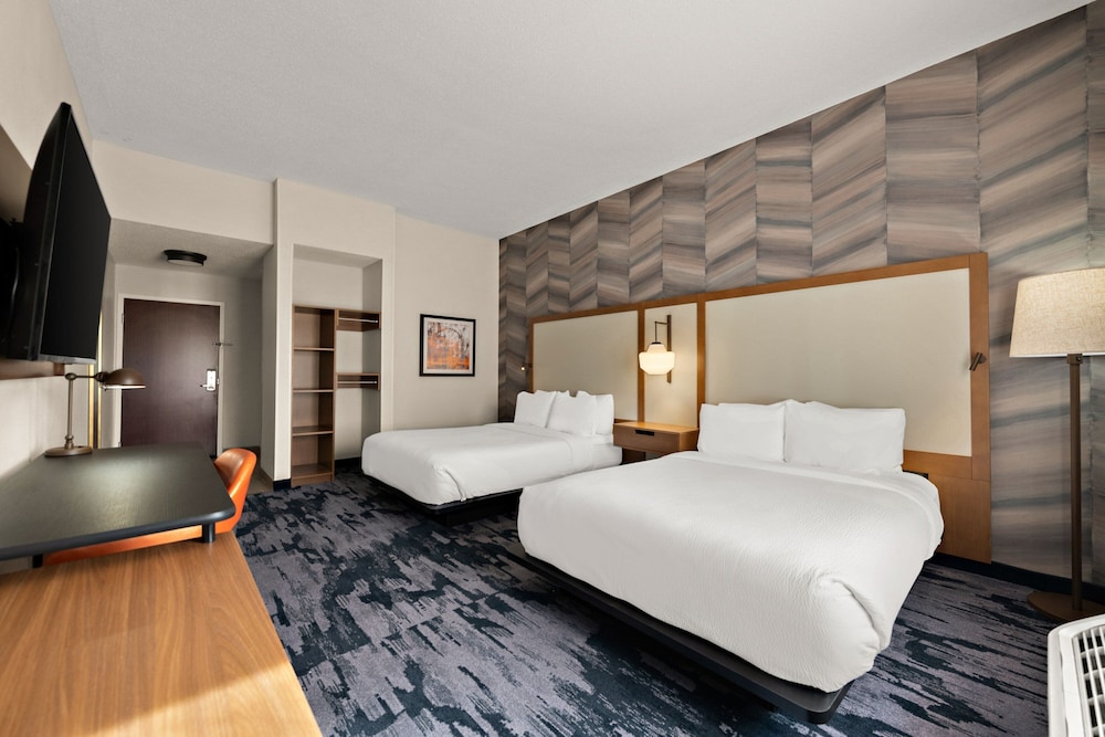 Room, 2 Queen Beds - Photo 5