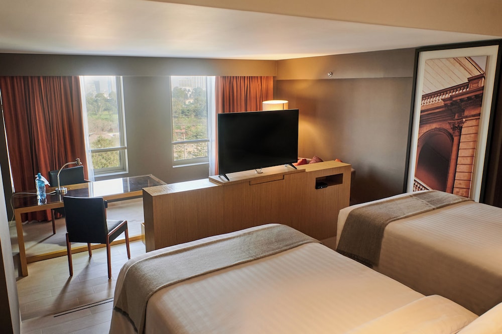 Junior Suite, Multiple Beds, City View - Photo 4