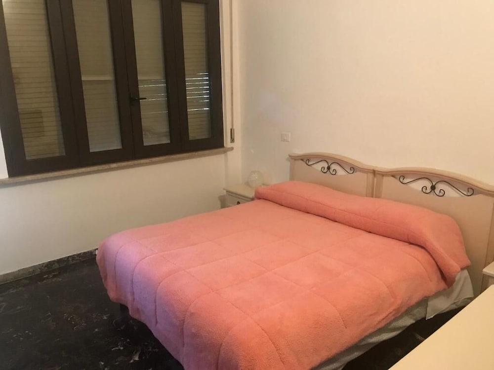 Double Room (Camera 4)
