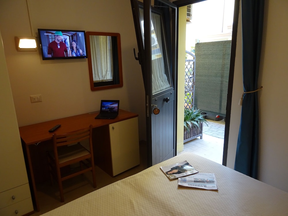 Basic Double Room, Annex Building photo 2