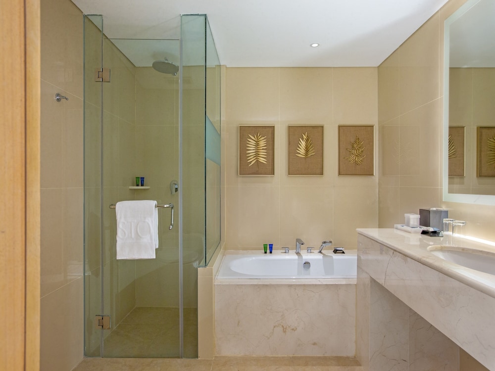Suite - Photo 2