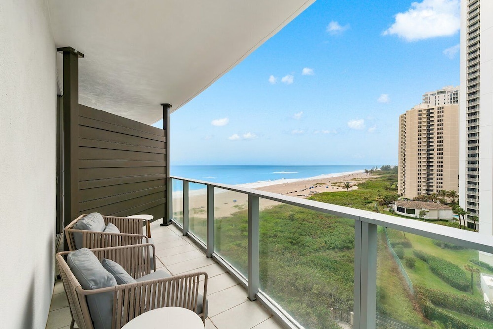 Room, 2 Double Beds, Mobility Accessible, Ocean View - Photo 2