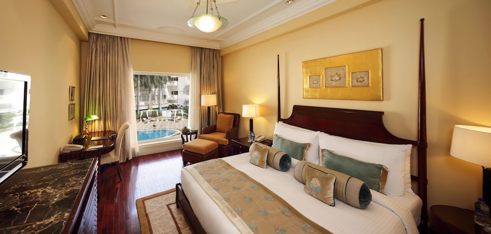 Room, Pool View (Heritage)
