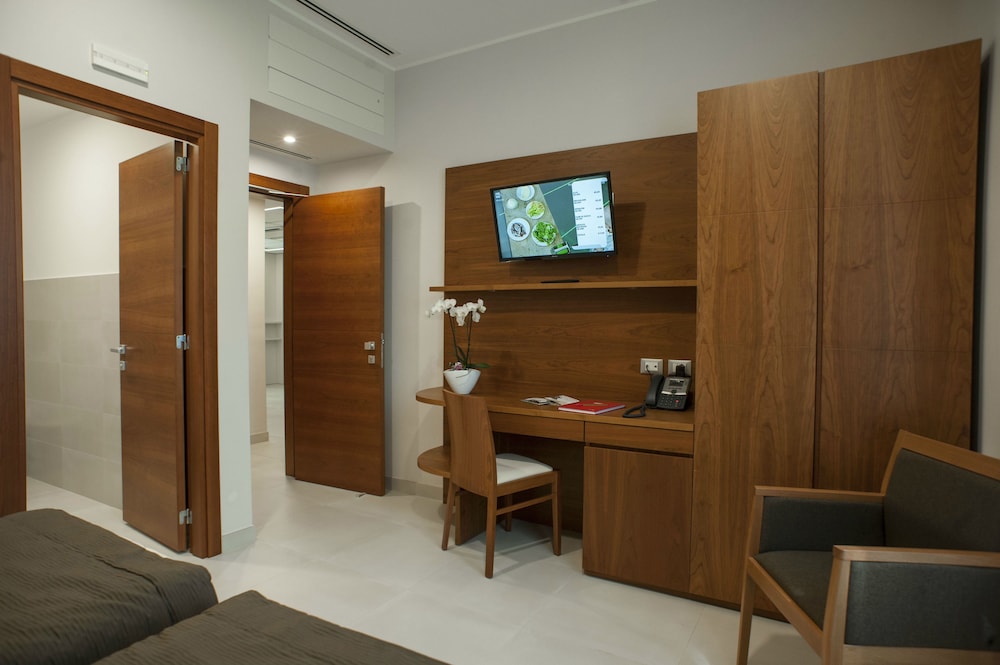 Economy Double or Twin Room photo 2