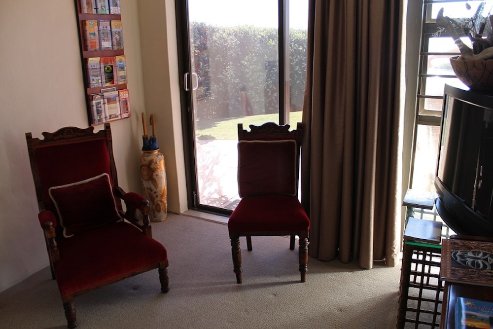 Luxury House (Owl) photo 2