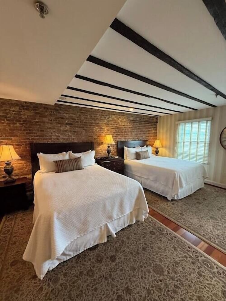 Double Room, Queen BED JACUZZI with the Riverview